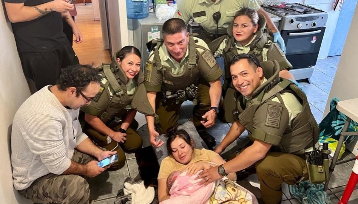 CARABINEROS ASISTEN PARTO DE EMERGENCIA Y SALVAN A MADRE E HIJA EN NOGALES